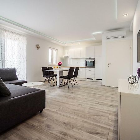 Solin Apartments Praetorium Εξωτερικό φωτογραφία